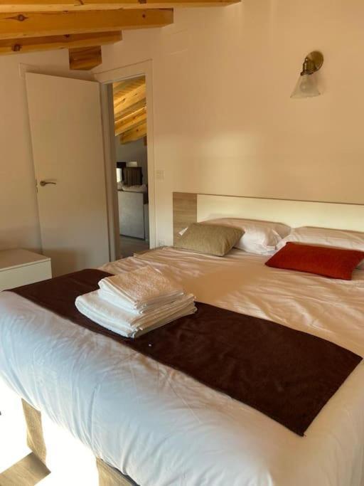 Apartamentos Rurales La Plaza 2 ドゥルエロ・デ・ラ・シエラ エクステリア 写真