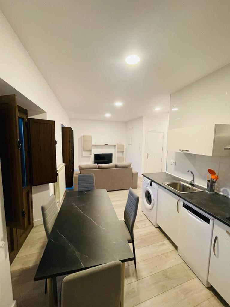 Apartamentos Rurales La Plaza 2 ドゥルエロ・デ・ラ・シエラ エクステリア 写真